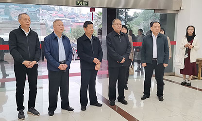 福建省政協(xié)副主席、省工商聯(lián)主席王光遠一行視察虹潤公司